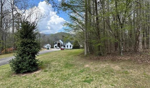 Photo #9 of 101 Autumn Leaves, Marietta, SC