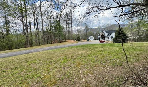 Photo #17 of 101 Autumn Leaves, Marietta, SC