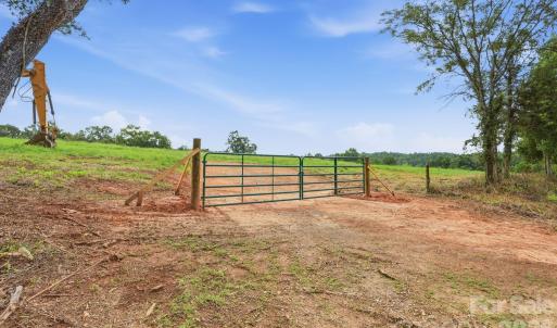 Photo #5 of 4650 Forest View, Blacksburg, SC