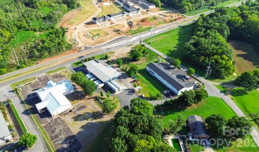 Photo #4 of 2701 Concord Farms, Concord, NC