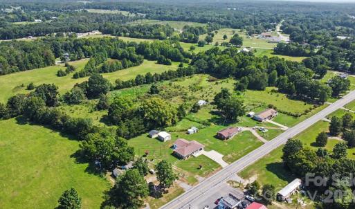 Photo #1 of 2997 Flat Creek, Lancaster, SC