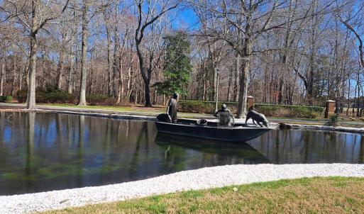 Entrance to Bay-Creek
