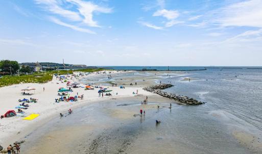 PUBLIC BEACH IN CAPE CHARLES
