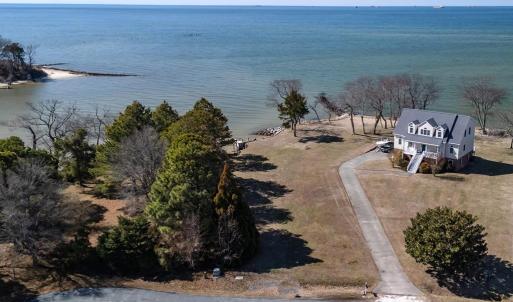 EXPANSIVE VIEWS OF THE BAY