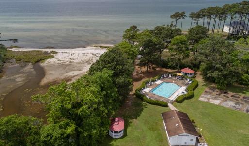 Pool & Beach
