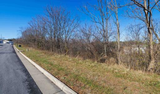 Photo #4 of 2122 WILLOW HILL DR, HARRISONBURG, VA 0.3 acres