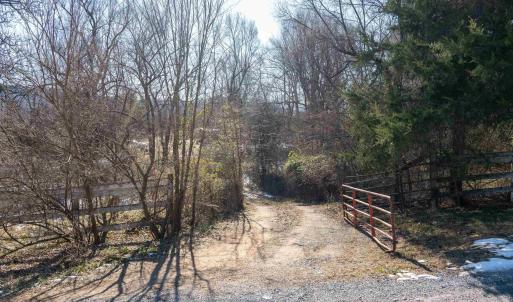Photo #10 of 2024 BAYLOR AVE, WAYNESBORO, VA 4.3 acres