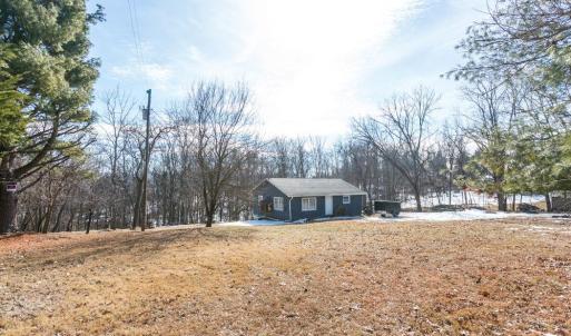 The family changed to a workshop, but can be a 1 bedroom home.