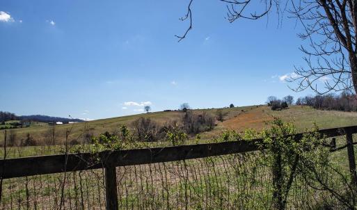 Adjacent 261+/- acres are under a conservation easement.