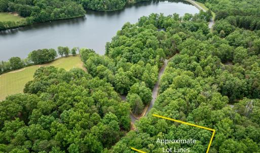 The golf course at Shenandoah Crossing in Gordonsville, VA, has been replaced by Raptor's Roost Disc Golf, an expansive pay-to-play disc golf facility.