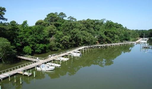 COMMUNITY BOAT DOCK