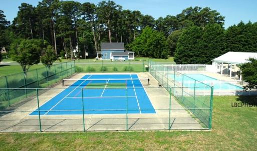 COMMUNITY POOL & TENNIS