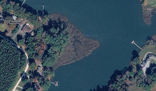 distant overview showing Yacht Club