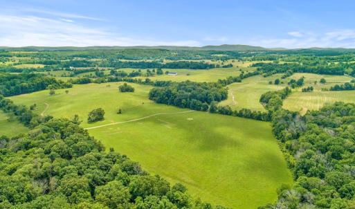 Photo #7 of 8160 FROGTOWN RD, MARSHALL, VA 450.0 acres