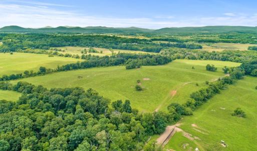 Photo #24 of 8160 FROGTOWN RD, MARSHALL, VA 450.0 acres