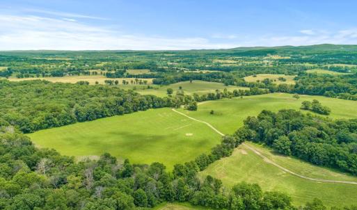 Photo #1 of 8160 FROGTOWN RD, MARSHALL, VA 450.0 acres