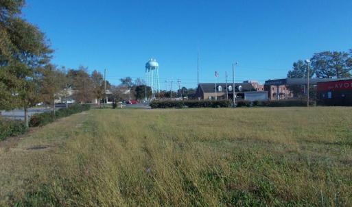 Photo #2 of 713 Broad, Edenton, NC 1.9 acres