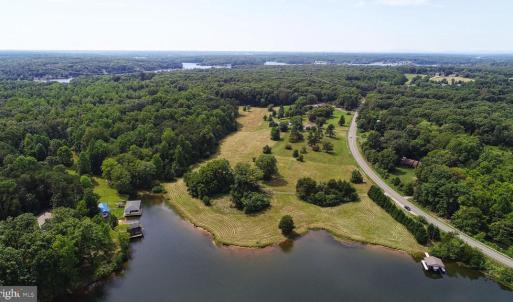 Photo #4 of 4707 EAGLE POINT CT, SPOTSYLVANIA, VA 1.0 acres