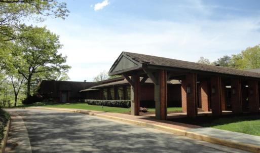 Hunting Hills Country Club Entrance