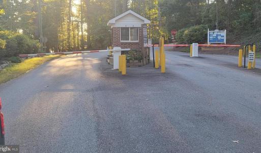 Photo #3 of 835 NORTH LAKE SHORE DR, LOUISA, VA