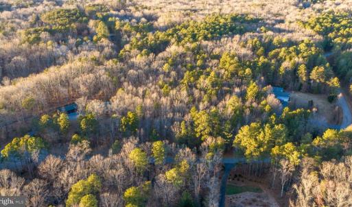 Photo #12 of 2318 WATERSIDE DR, BUMPASS, VA 1.0 acres