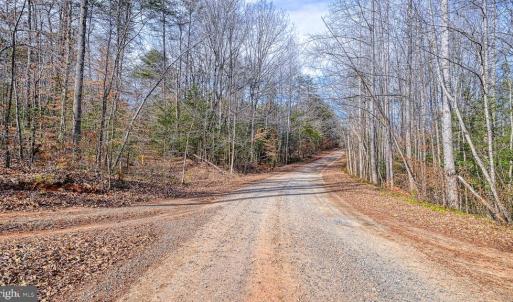 Photo #5 of 6650 HOOK CT, SPOTSYLVANIA, VA 5.0 acres