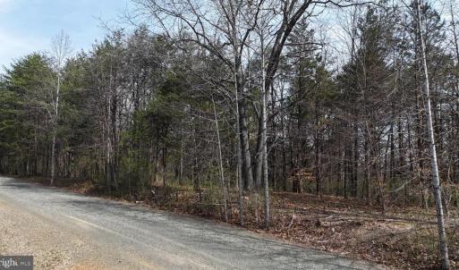 Photo #4 of CHIMNEY OAKS CT, MARSHALL, VA 10.0 acres