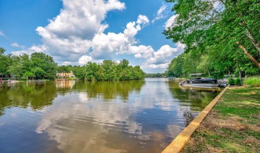 Photo #3 of 1915 LAKEVIEW PKWY, LOCUST GROVE, VA 0.4 acres