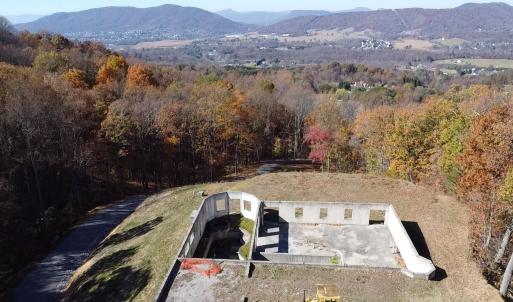 2C61B3E7-B14D-4B02-8F8C-0CF53A44644E