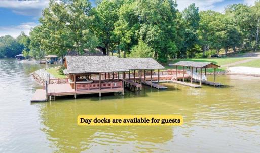 Day docks for yourself or guests