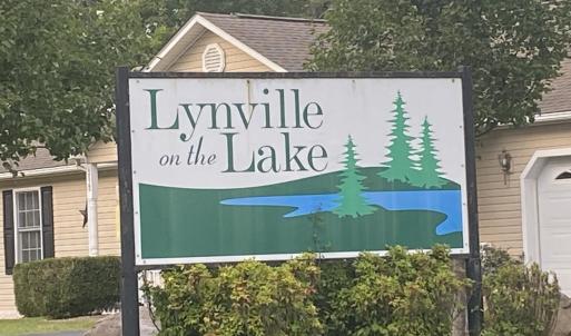 Sign-Lynville on the Lake