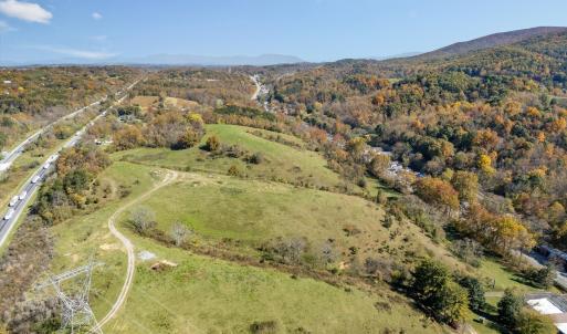 09-3537 Lee Hwy_09