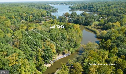 Photo #5 of 1242 LAKESHORE DR, LOUISA, VA 0.6 acres
