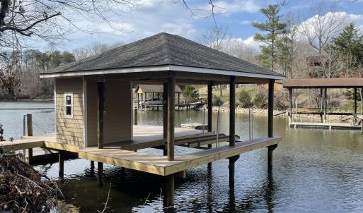 New quality boat dock