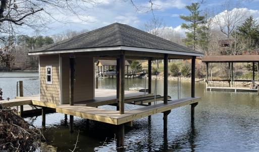 New quality boat dock