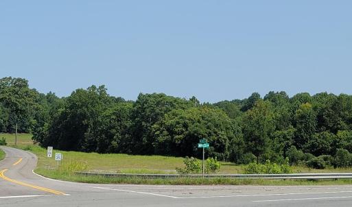 Altice/122 corner intersection