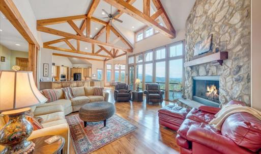 20 Ceilings are 18 Feet