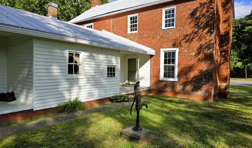 2 side porches