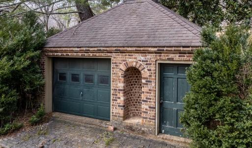 Detached garage