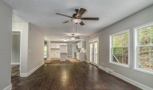108 Trapper Ln dining area