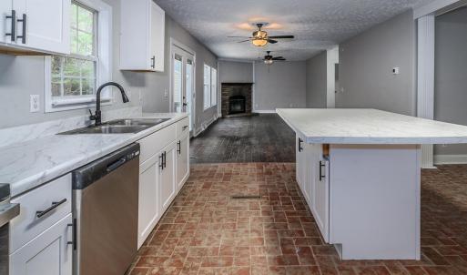 108 Trapper Ln kitchen a