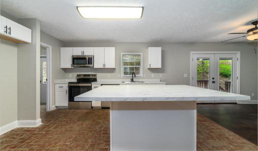 108 Trapper Ln kitchen b