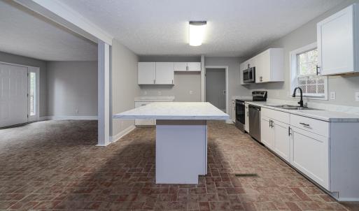 108 Trapper Ln kitchen
