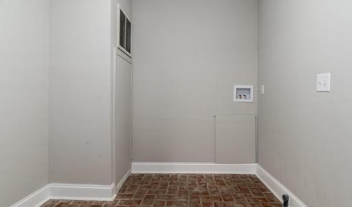 108 Trapper Ln laundry mudroom rear entr
