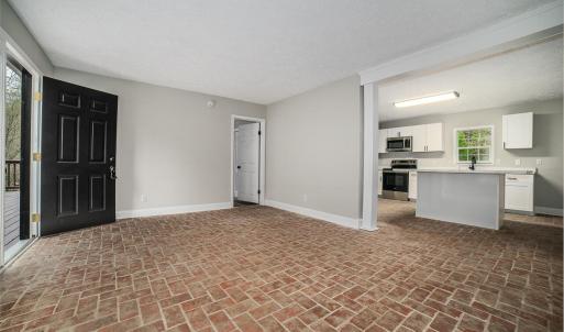 108 Trapper Ln living room