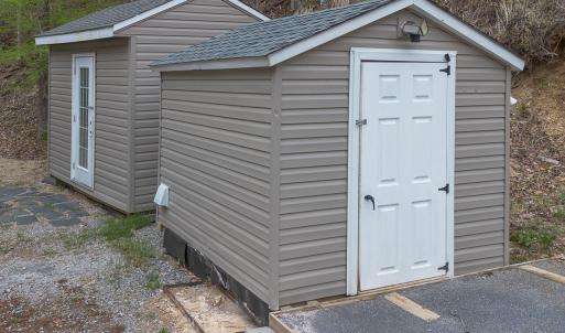 108 Trapper Ln storage buildings