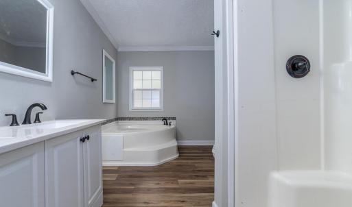 108 Trapper Ln master bath