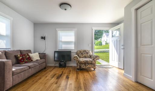 MLS 301 Walker St-12