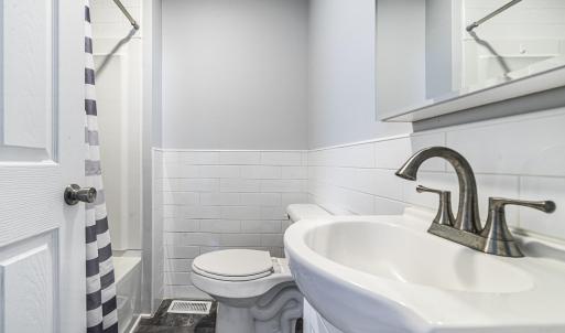 MLS 301 Walker St-16