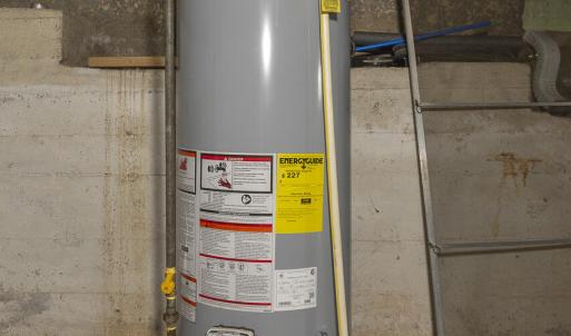 MLS 301 Walker St-24